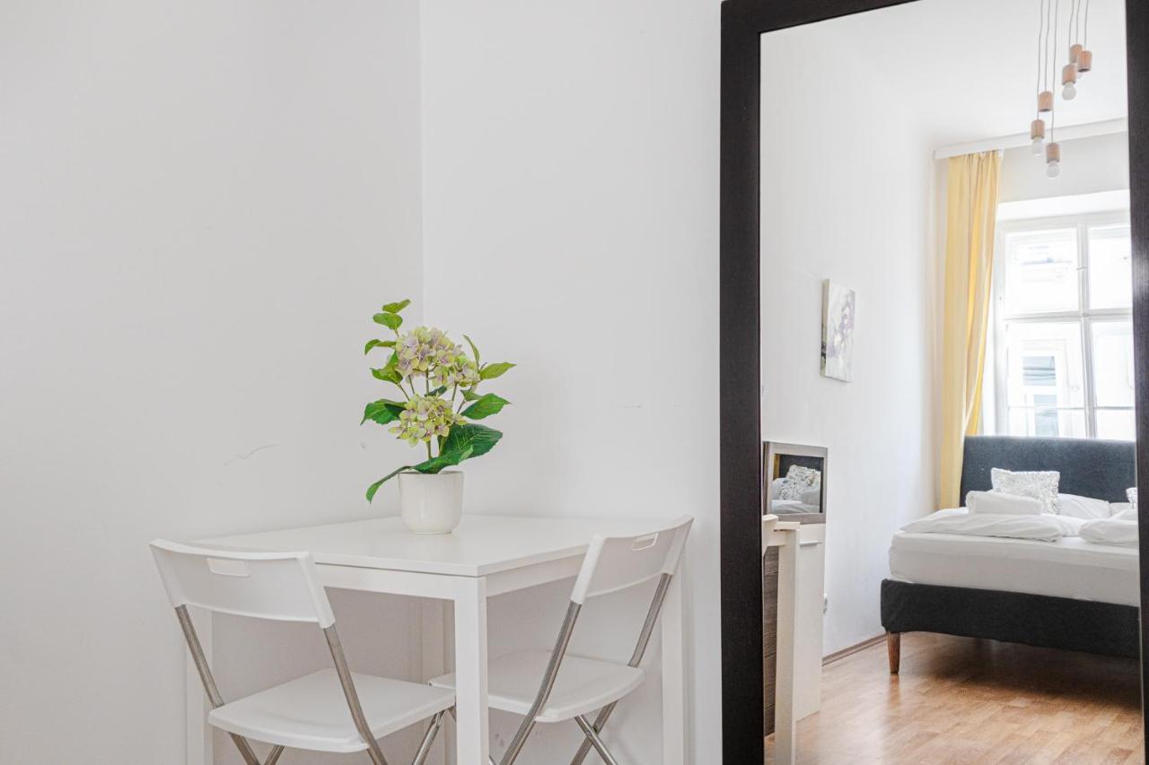 Central Belvedere 3Br Shared Apartment - 12 Min From City Center Wenen Buitenkant foto